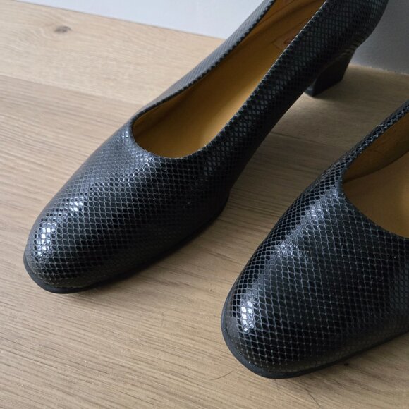 Retro Clarks Block Heel Leather Pumps – Size 11 (UK 9) - Picture 10 of 10